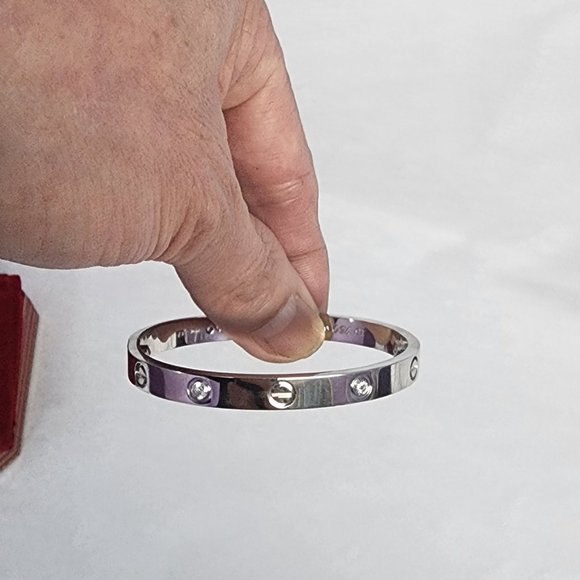 Bracelets - Picture 2 of 10